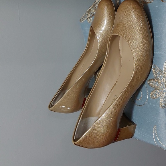 Arturo Chiang Block Heel Size 7 1/2 M - Picture 1 of 9